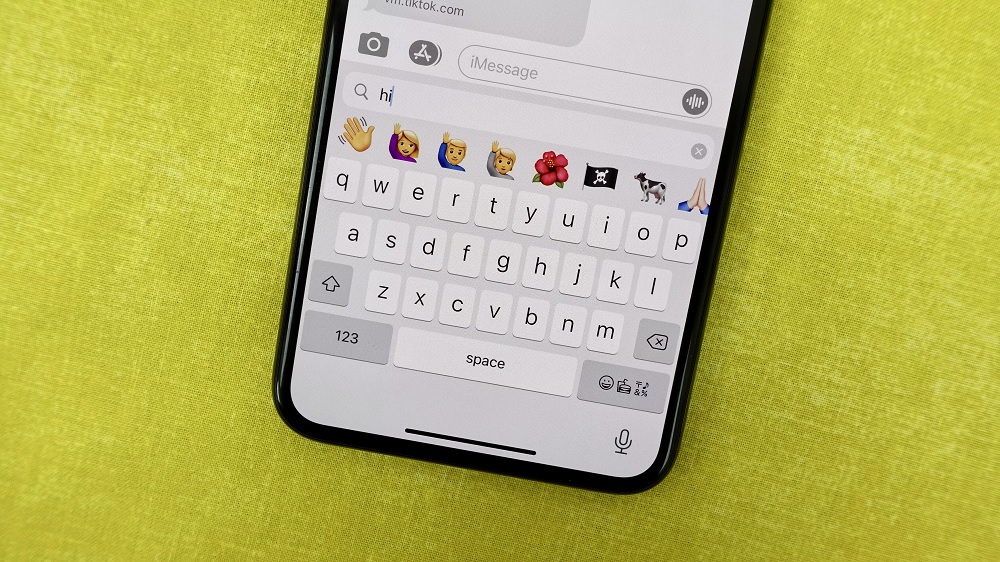 iOS 14 emoji search keyboard